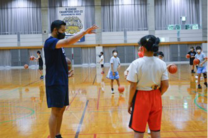 Basketball clinic held with the Utsunomiya Brex basketball team